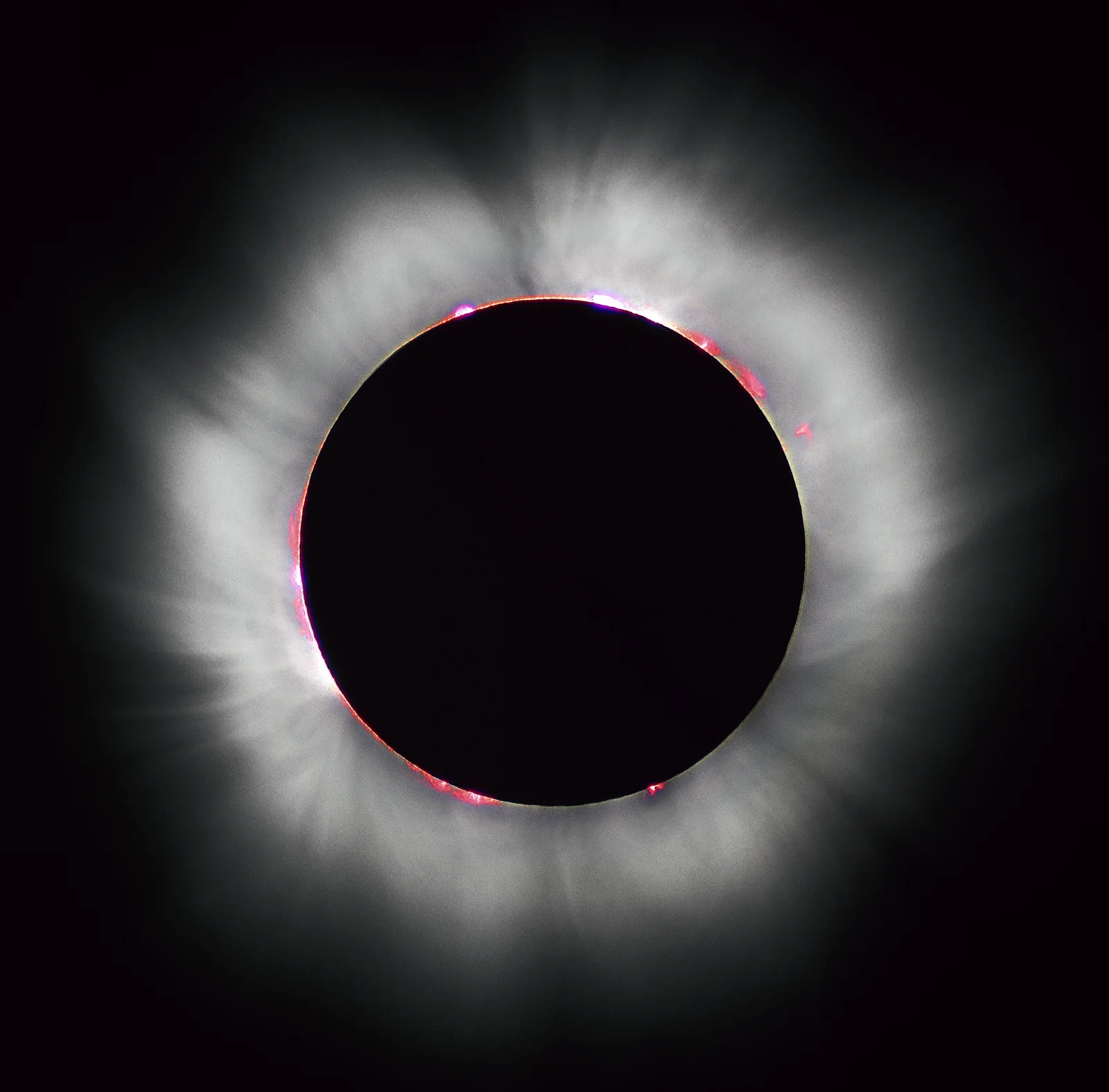 Éclipse du 12 août 2026 : matériel et sécurité pour l'observer